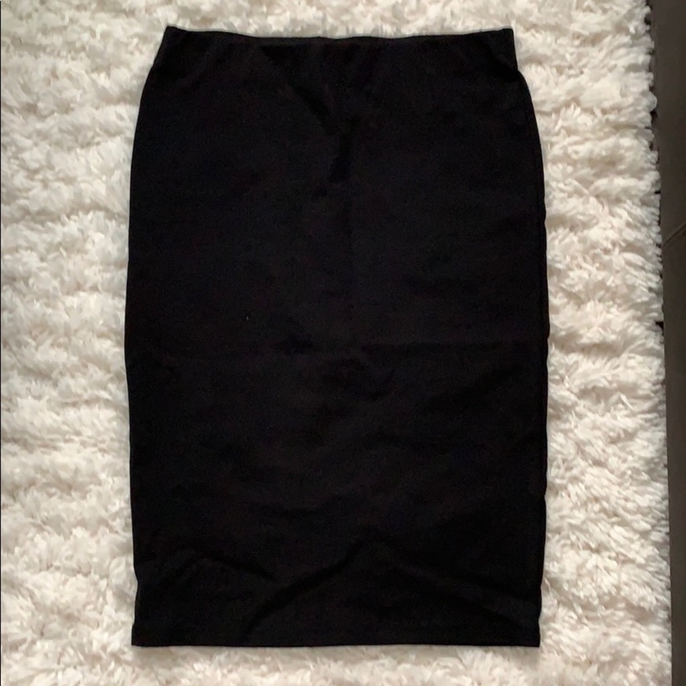 5/$25 Kim Kardashian pencil skirt. NWOT